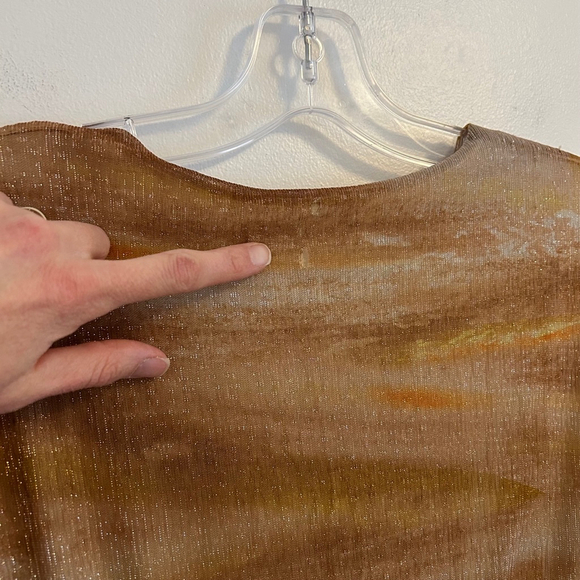 ALL IN FAVOR Metallic Gold Ombré Dolman Plisse Midi Dress Size Medium - Picture 12 of 15